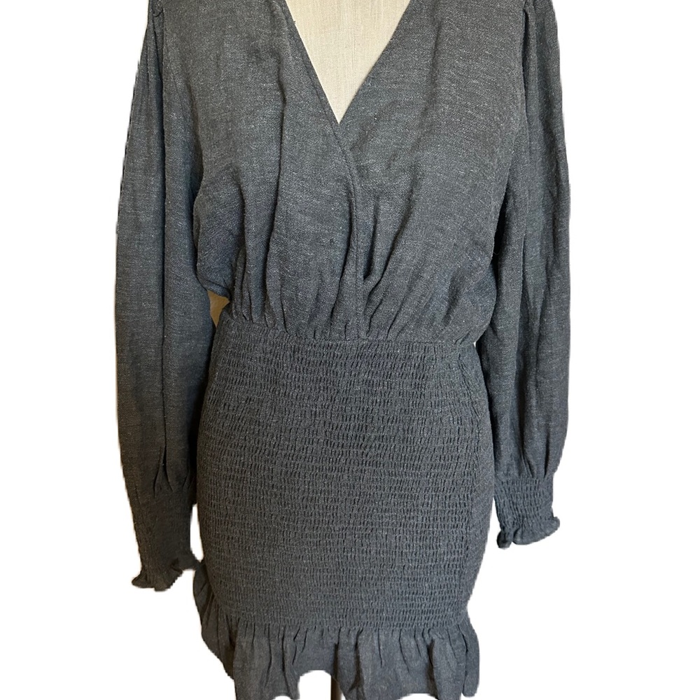 BNWT ZARA V Neck Gray Dress. Size Small